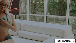 Elsa Jean Fingers Pussy and Pounds Tight Ass with Pink Toy Solo