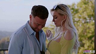 Кензи Тейлър предизвиква Гравити Улф страст яко