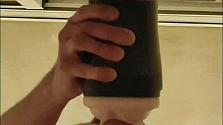 follando mi fleshlight con dirty talk hasta el orgasmo que me hace temblar