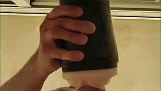 follando mi fleshlight con dirty talk hasta el orgasmo que me hace temblar