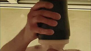 follando mi fleshlight con dirty talk hasta el orgasmo que me hace temblar