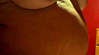 Pregnant milf creams heavily while soaking wet inside