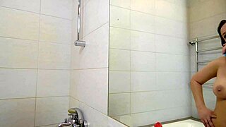 wow this sex toy has me moaning and cumming so much 💦😍