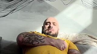 im jerking off hard one last time before my break!