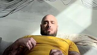 im jerking off hard one last time before my break!