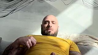 im jerking off hard one last time before my break!