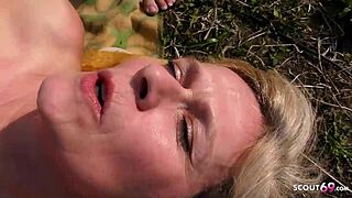 Reife Marina Gangbanged by 12 Guys in Her Garden