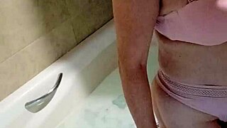 Hot mature latina bathtub seduction leads to intense fucking