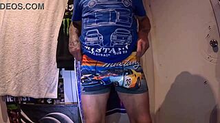 Walter white craves big dicks pounding wet pussies, is he bi? 