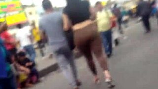 Peruvian Big Ass Shakes in Ceres