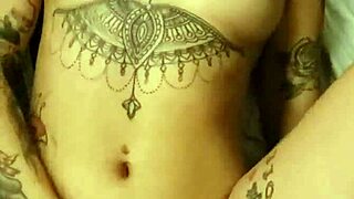 Pretty Brazilian pussy evelyn buarque teases rimjob