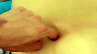 A GOOD FINGER FUCKS THIS BEAUTIFUL LATINA NAVEL CLOSE UP