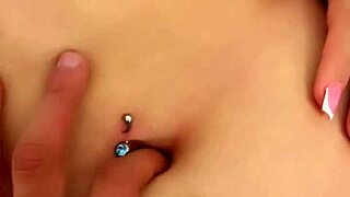 A GOOD FINGER FUCKS THIS BEAUTIFUL LATINA NAVEL CLOSE UP