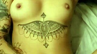 Pretty Brazilian pussy evelyn buarque teases rimjob