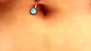 A GOOD FINGER FUCKS THIS BEAUTIFUL LATINA NAVEL CLOSE UP