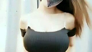 hot cam girl dances camel toe tease with sexy toes close-up!