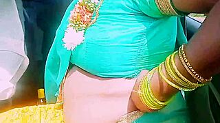 Desi Housewife Risks Car Fuck with Stranger Dirty Telugu Talk?