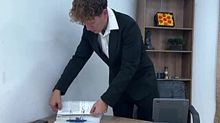 petrovakathx why ride boss cock so rough in office?