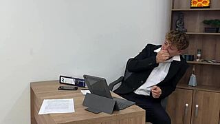 petrovakathx why ride boss cock so rough in office?