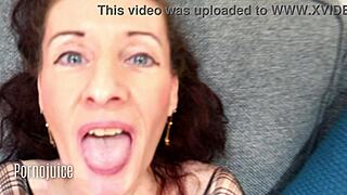 mature woman reveals her experienced wet seasoned pussy on cam