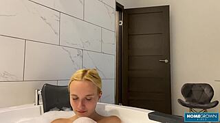 Wet pussy play heats up horny couple's intimate homemade night