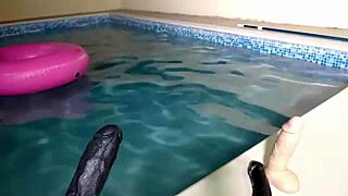 i maxine get so wet swimming then squirt pussy wildly