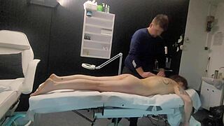 Innocent lady's massage turns into intense pussy face fuck