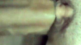 AMATEUR MILF'S HOMEMADE ANAL PUSSY CLOSE-UP POUNDING