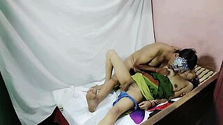 Indian Milf Craves Foot Rub Before Desi Pounding Thrill.