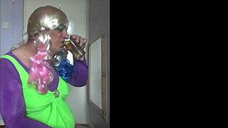 bisexual crossdresser with glasses downs two shy drinks wanna give more