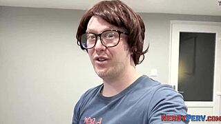 newbie amateur teases nerd cock with eager sucks?