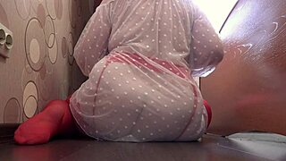 Busty Milf's Saggy Tits Bounce as Dildo Fucks Her Close-Up