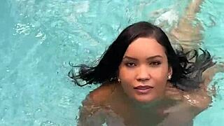 gostosa asiatica takes pirocudo bbc glory hole pool pounding