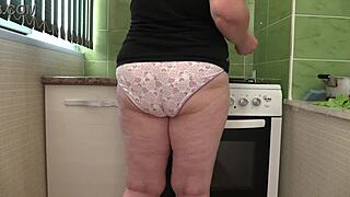 voyeur cam spies big ass mature housewife's panty tease cleaning ritual