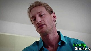 Social media whore teen caught fingering on phone HD