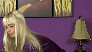 sexy milf erica fontes fingers then licks karina white pussy