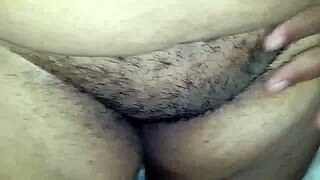 Does professor's cum fill evangélica bbw's pussy in school bathroom?
