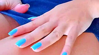 gorgeous tanned desi fingers her wet pink pussy 😍 homemade heat