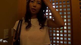 Seductive Japanese Mature Ayumi Shinozaki Delivers Ultimate Blowjob Temptation