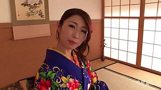 Seductive Japanese Mature Ayumi Shinozaki Delivers Ultimate Blowjob Temptation