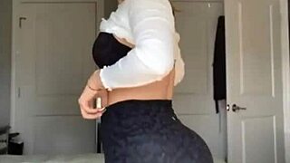 instagram chicas show off athletic big asses in tight gym leggings