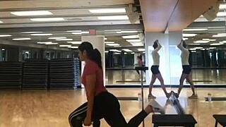 instagram chicas show off athletic big asses in tight gym leggings