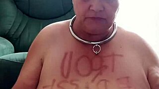 watch chienne marie shumilie toy her slutty pussy for master diabolus in stockings