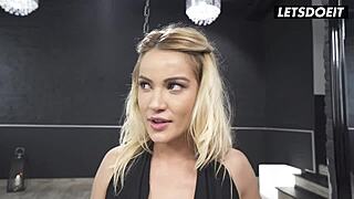 Holy shit, cherry kiss's hairy milf pussy stretches for bbc anal limits!