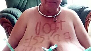 watch chienne marie shumilie toy her slutty pussy for master diabolus in stockings