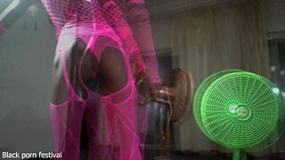 Her Perfect Skinny Body Handjob Makes Me Horny