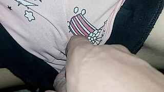 sharing her tight wet pussy now 😏💦