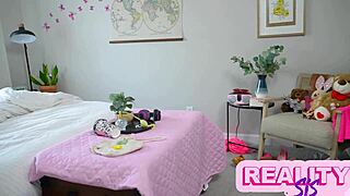 whoa! discovering kinky whipped cream pussy licking fetish!