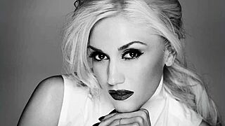 gwen stefani's long legs spread wide for your ultimate jerk-off session