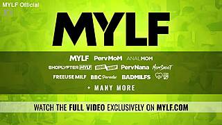 check out this twerking babe shaking it just right